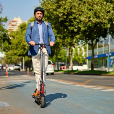 Usager d'une trottinette électrique