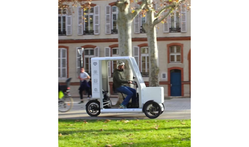 photo d'un véhicule leger intermédiaire