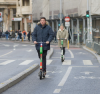 Personne sur une trottinette électrique